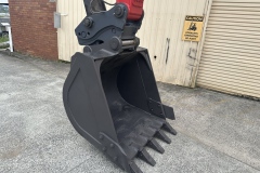 23-ton-excavator-3