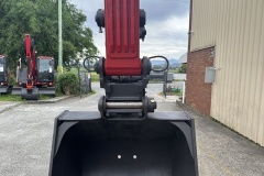 23-ton-excavator-41