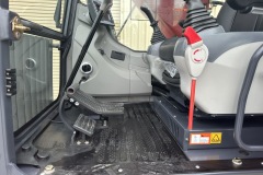 23-ton-excavator-11