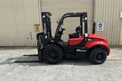 3.5-ton-4WD-Forklift-5