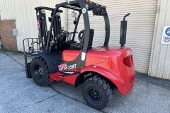 3.5-All-Terrain-Forklift-2
