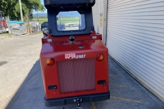 590t-skid-steer-7