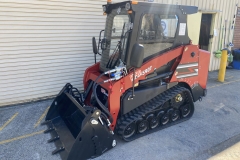 590t-skid-steer-2