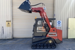 590t-skid-steer-29
